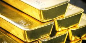 أونصة الذهب عند مستوى قياسي متجاوزة 3700 دولار - الأول نيوز