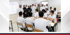 وزير التربية والتعليم يزور ثانويات الهداية الخليفية للبنين وسار والنور للبنات - الأول نيوز