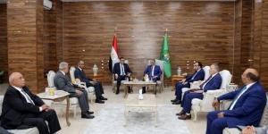 وزير الإسكان ومحافظ الإسماعيلية يتابعان عددًا من ملفات العمل المشتركة - الأول نيوز