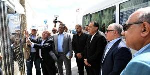 رئيس الوزراء يفتتح مصنع ”هنجشينج” الصيني لتكنولوجيا المنسوجات باستثمارات قيمتها 70 مليون دولار - الأول نيوز