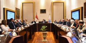 خالد عبدالغفار يترأس اجتماع مجلس مراقبة عمليات الدم لتوحيد الأسعار وضبط حملات التبرع - الأول نيوز