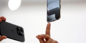 أبل تستعين بنموذج غوغل للذكاء الاصطناعي لتشغيل «سيري» - الأول نيوز