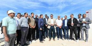 وزير الإسكان يتفقد مشروعي M8 by the lake وبوغاز توصيل المياه لبحيرة نيو مارينا - الأول نيوز