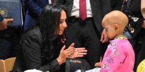 وزيرة التضامن الاجتماعي تلتقي المرضى بمستشفى شفاء الأورمان بمدينة طيبة بالأقصر - الأول نيوز