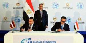 رئيس الوزراء يشهد مراسم توقيع مذكرة تفاهم للتعاون في مختلف مجالات الرعاية الصحية بين مصر ولاتفيا - الأول نيوز