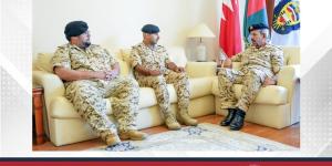 القائد العام لقوة دفاع البحرين يستقبل المقدم محمد عبدالله علي النعيمي والرائد الركن الشيخ أحمد بن علي بن راشد آل خليفة بمناسبة صدور الأمر الملكي السامي بترقيتهما - الأول نيوز