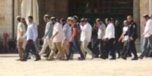 الأوقاف الفلسطينية تستنكر حرق مستعمرين إسرائيلين لمسجد بمنطقة سلفيت - الأول نيوز