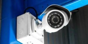 لو بتسافر كتير خد بالك.. طريقة ذكية لاكتشاف كاميرات التجسس في غرف الفنادق - الأول نيوز