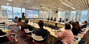 نائب وزير السياحة والآثار تلتقي مع وزيرة الدولة للسياحة والرياضة والثقافة ومسئولي هيئة الاستثمار - الأول نيوز