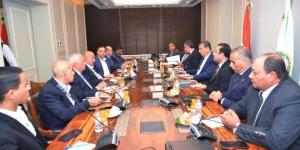 وزيرا الزراعة والتموين ورئيس جهاز مستقبل مصر يبحثون مع اتحاد الدواجن تحفيز الإنتاج المحلي لخفض الاستيراد من الخارج - الأول نيوز