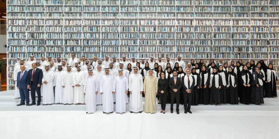 «مالية دبي» تخرّج 215 موظفاً من منتسبي «ماليون» - الأول نيوز