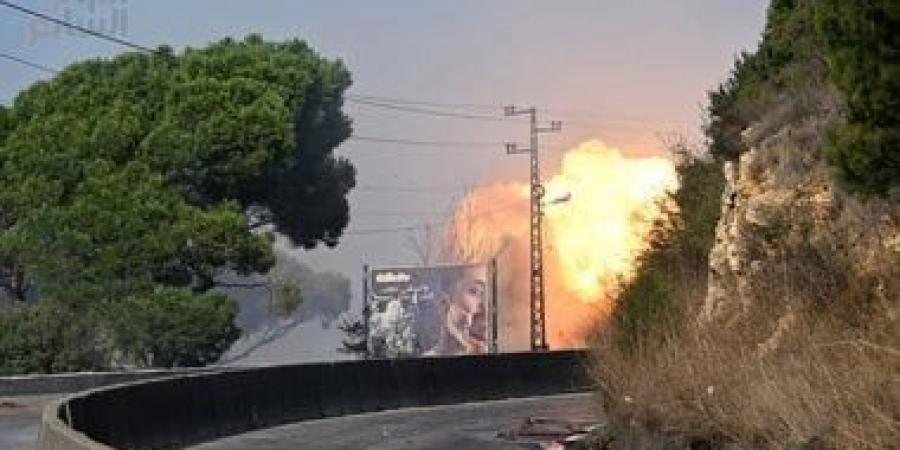 استشهاد 5 أشخاص بينهم 3 أطفال فى غارة إسرائيلية على بنت جبيل جنوب لبنان - الأول نيوز