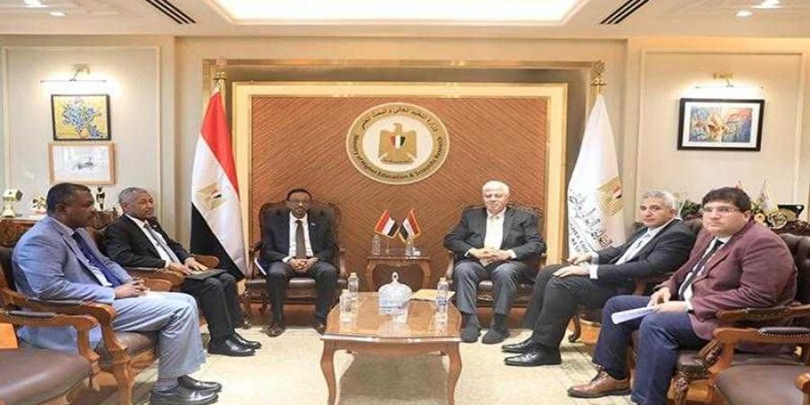 وزير التعليم العالي يلتقي نظيره السوداني لبحث سبل تعزيز التعاون المشترك - الأول نيوز