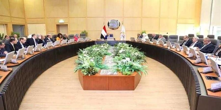 وزير الصناعة والنقل يترأس اجتماع مجلس إدارة الهيئة العامة لتخطيط مشروعات النقل - الأول نيوز