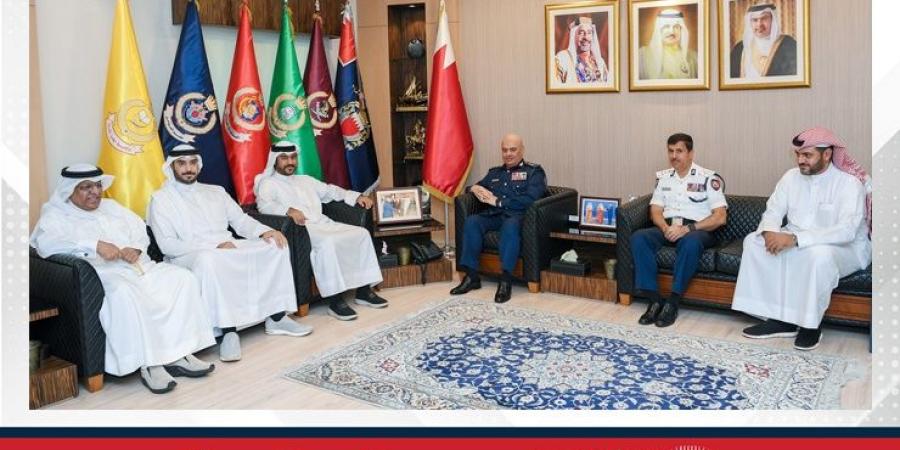 رئيس الأمن العام يستقبل الرئيس التنفيذي لنادي راشد للفروسية وسباق الخيل - الأول نيوز