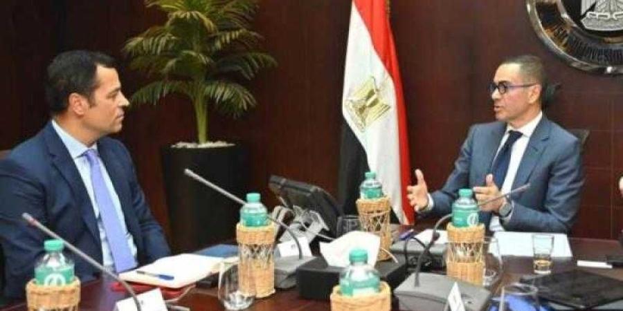 وزير الاستثمار يستعرض مع وفد صندوق النقد الدولي الجهود المبذولة لدعم وتحسين مناخ الاستثمار - الأول نيوز