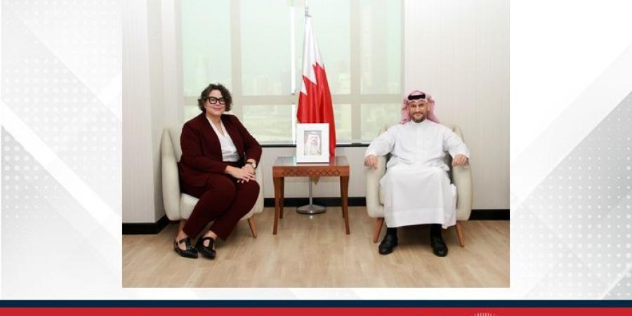 الرئيس التنفيذي لهيئة تنظيم سوق العمل يستقبل نائب السفير الأمريكي لدى المملكة - الأول نيوز