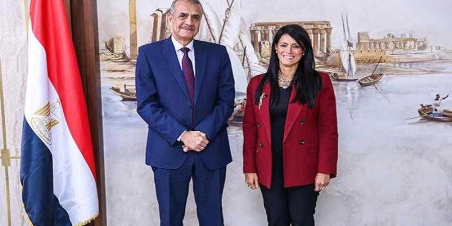 وزيرة التخطيط تتابع مع رئيس ”المركزي للتعبئة العامة والإحصاء” استعدادات الجهاز - الأول نيوز