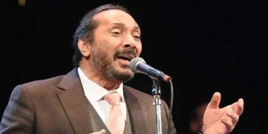 على الحجار يقدم أغانى نصر أكتوبر على مسرح البالون - الأول نيوز