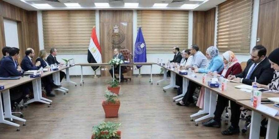 رئيس هيئة الدواء يستقبل وفد صندوق الأمم المتحدة للسكان لبحث آليات توطين وسائل تنظيم الأسرة - الأول نيوز