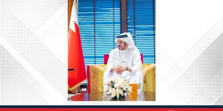 خالد بن حمد يستقبل محافظ العاصمة ويبحث أوجه التعاون المشترك - الأول نيوز