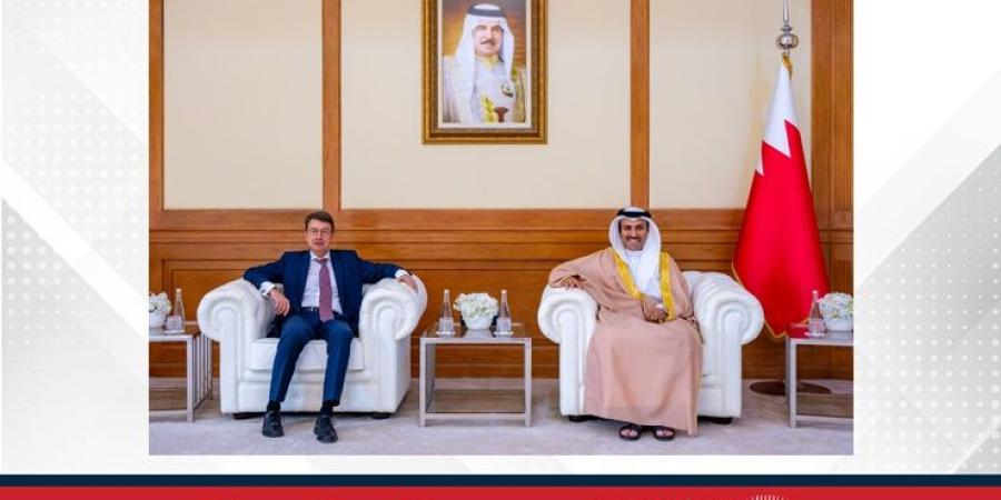 وزير الإعلام يستقبل سفير جمهورية ألمانيا الاتحادية لدى مملكة البحرين - الأول نيوز