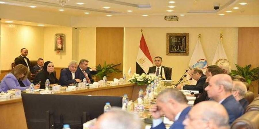 وزير التموين يترأس اجتماع الجمعية العامة للشركة القابضة للصناعات الغذائية - الأول نيوز