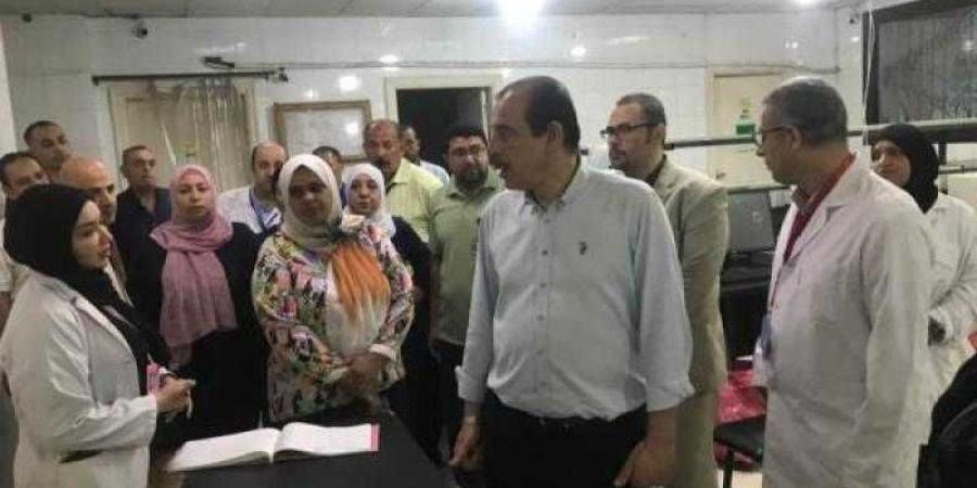 نائب وزير الصحة يتفقد مستشفى الأحرار التعليمي بالشرقية ويوجه بإجراءات عاجلة - الأول نيوز