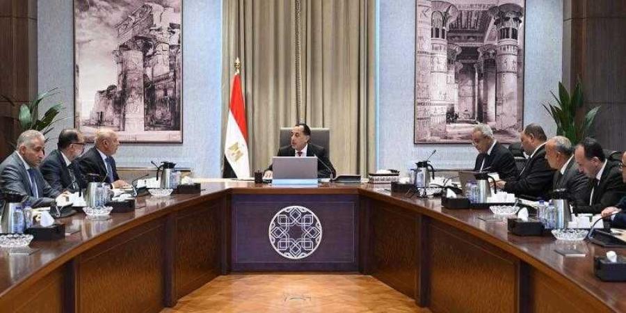 رئيس الوزراء يتابع الإجراءات المتخذة لتوفير اللحوم الحمراء - الأول نيوز