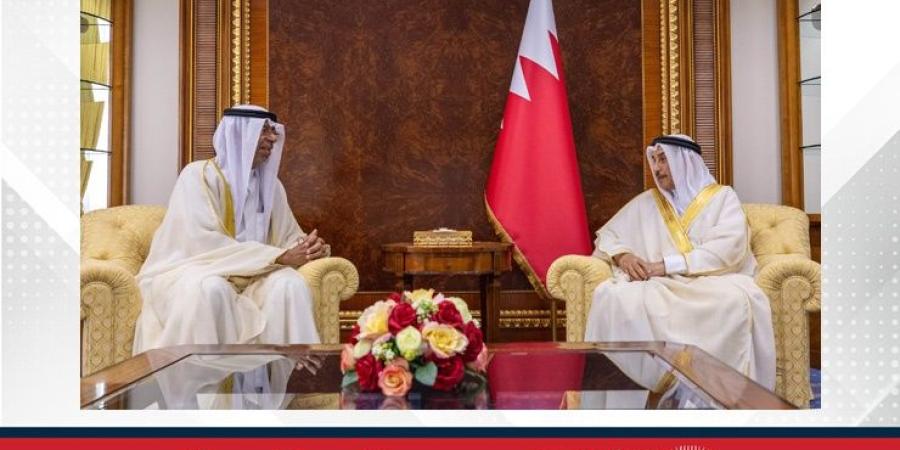 نائب رئيس مجلس الوزراء يلتقي رئيس ديوان الخدمة المدنية الكويتي.. ويؤكد: البناء على ما تحقق من منجزات لتعزيز التعاون البحريني الكويتي في مجالي الخدمة المدنية والإدارة العامة - الأول نيوز
