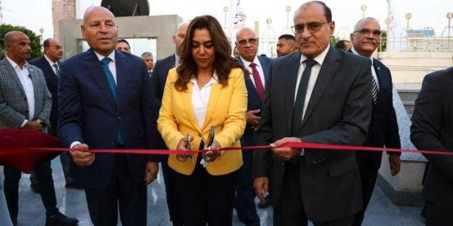 وزيرة التنمية المحلية ومستشار رئيس الجمهورية ومحافظ القاهرة يفتتحون أعمال تطوير حديقة المسلة بالزمالك - الأول نيوز