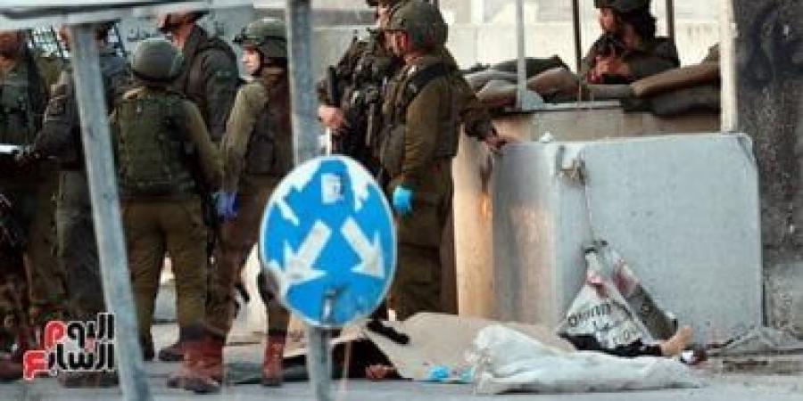 مستوطنون يهاجمون مزارعين فلسطينيين جنوب نابلس - الأول نيوز