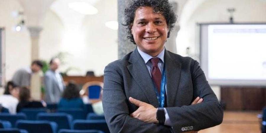 أكاديمي مصري يفوز بجائزة التمييز الدولي للبحر المتوسط - الأول نيوز