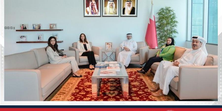 وزير الصناعة والتجارة يستقبل سفيرة جمهورية مصر العربية لدى البحرين - الأول نيوز
