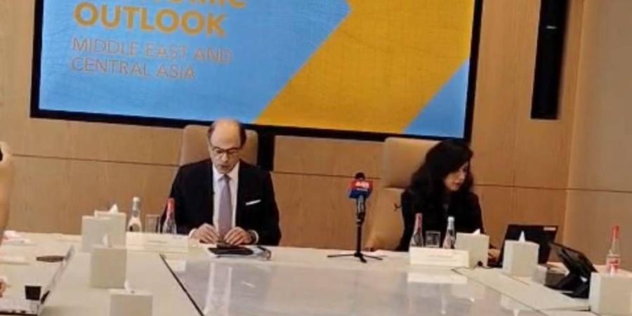 جهاد أزعور: 3.2% نمو اقتصاد المنطقة 2025 - الأول نيوز