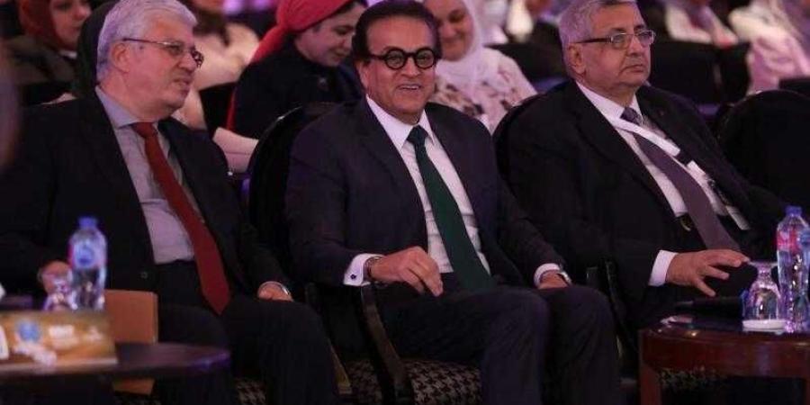 نائب رئيس الوزراء: الصحة العامة حجر الزاوية في رؤية مصر للتنمية البشرية - الأول نيوز