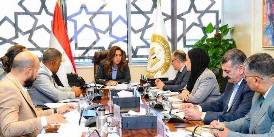 وزيرة التنمية تلتقي رئيس مجلس إدارة غرفة الغوص لبحث سبل التعاون - الأول نيوز