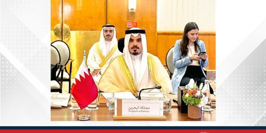 سفير مملكة البحرين لدى المملكة العربية السعودية يشارك في اجتماع التحالف الدولي لتنفيذ حلّ الدولتين - الأول نيوز