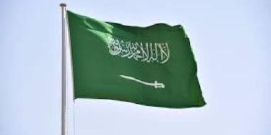 البرنامج السعودي لتنمية وإعمار اليمن يسهم في تأهيل 150 كيلو مترًا طرق يمنية - الأول نيوز