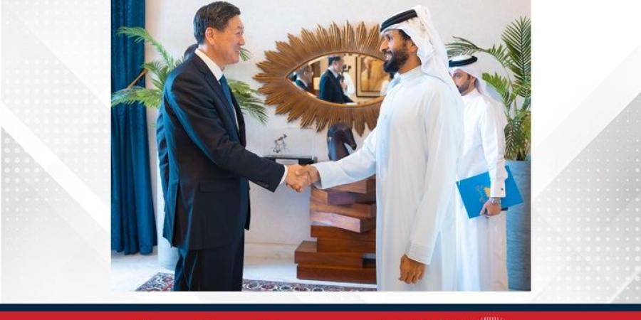 سمو الشيخ ناصر بن حمد آل خليفة يستقبل رئيس اللجنة الأولمبية وزير الرياضة بجمهورية الصين الشعبية - الأول نيوز