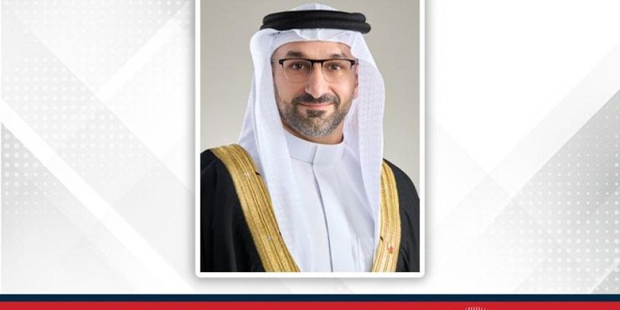 خلال منتدى بوابة الخليج .. وزير الصناعة والتجارة يعلن عن 12 فرصة استثمارية في قطاع التصنيع لتوطين حوالي 2 مليار دولار من الواردات وإطلاق منصّة التصنيف الائتماني للمنشآت التجارية - الأول نيوز