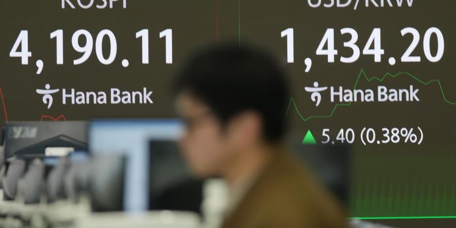 وقت غير مناسب للين الياباني ومخاوف من تدخّل حكومي - الأول نيوز