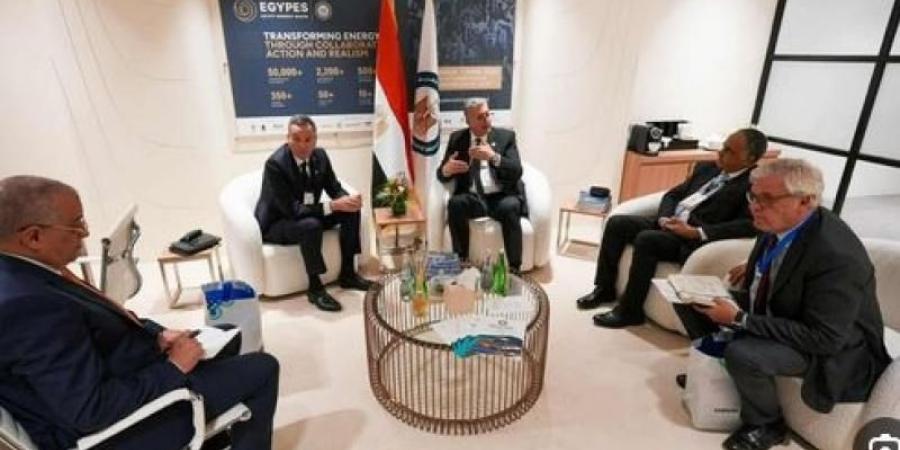 وزير البترول والثروة المعدنية يعقد لقاءات مع رؤساء شركات عالمية على هامش “أديبك 2025” بأبوظبي - الأول نيوز