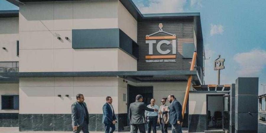 منح أول رخصة جمركية كمركز توزيع بموانئ مصر لشركة ”ترانسكارجو إنترناشيونال” بميناء الأدبية - الأول نيوز