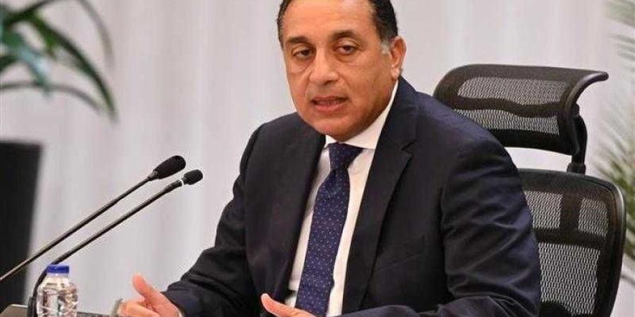 رئيس الوزراء يُتابع جهود اللجنة الطبية العليا والاستغاثات بمجلس الوزراء خلال شهر أكتوبر الماضي - الأول نيوز