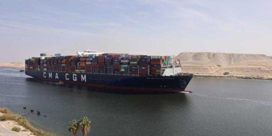 قناة السويس تشهد عبور سفينة الحاويات CMA CGM BENJAMIN FRANKLIN أكبر سفينة حاويات تعبر القناة منذ عامين - الأول نيوز