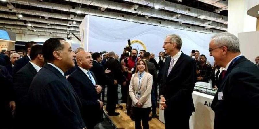 رئيس الوزراء يعطي إشارة بدء التشغيل التجريبي للخط الأول للقطار الكهربائي السريع ”السخنة / العلمين / مطروح” - الأول نيوز
