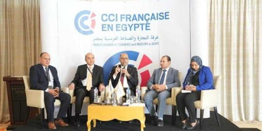 وزير العمل يشارك في اجتماع غرفة التجارة والصناعة الفرنسية بمصر لاستعراض أثر قانون العمل الجديد على مناخ الاستثمار - الأول نيوز