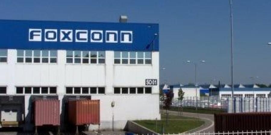 فوكسكون تتجاوز توقعات الأرباح مع انتعاش الطلب على خوادم الذكاء الاصطناعى - الأول نيوز