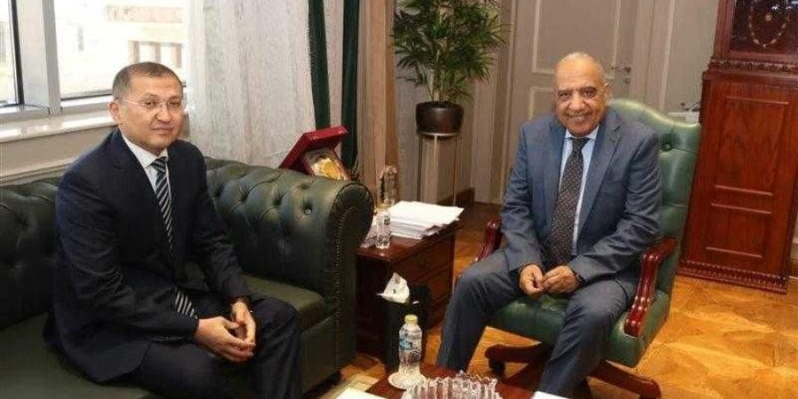 وزير الكهرباء يستقبل سفير أوزبكستان بالقاهرة لبحث سبل دعم وتعزيز التعاون والاستثمار - الأول نيوز